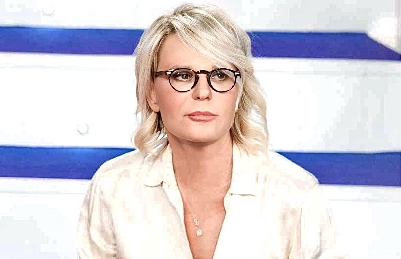 Mara Venier al timone di un programma simile a Uomini e Donne: ecco come avrebbe reagito Maria De Filippi preview