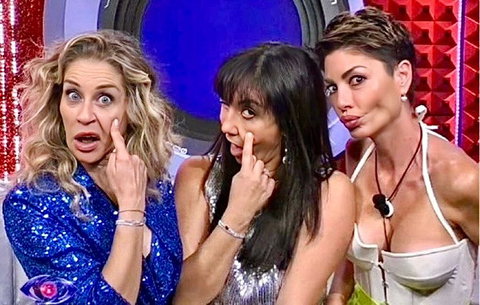 Grande Fratello, la verità di Pamela Petrarolo sui rapporti tra le Non è la Rai: “Ci sono state delle divergenze, sono dispiaciuta perché…” preview