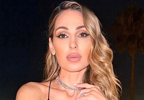 Anna Tatangelo è incinta: “Un nuovo inizio che la vita mi dona” preview