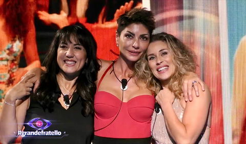 Eleonora Cecere: “Il rapporto con Pamela e Ilaria? Dopo il Grande Fratello ci siamo allontanate, ecco perché” preview