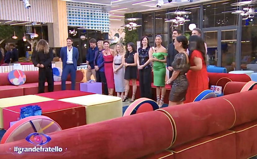 Grande Fratello, annunciato l’ospite a sorpresa che preparerà la cena di Natale nella Casa (e forse Lorenzo non ne sarà così contento…) preview