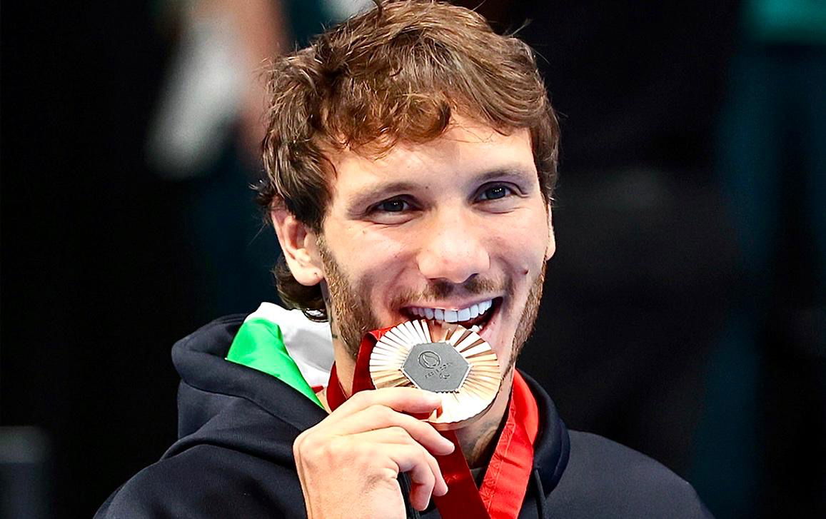 Manuel Bortuzzo vince la medaglia di bronzo alle Paralimpiadi di Parigi 2024: la reazione degli ex Vipponi