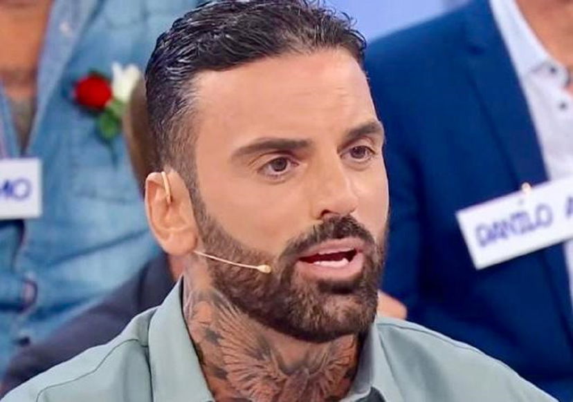 Uomini e Donne, Mario Cusitore torna nel parterre ma perde il lavoro: “Sono disoccupato” preview