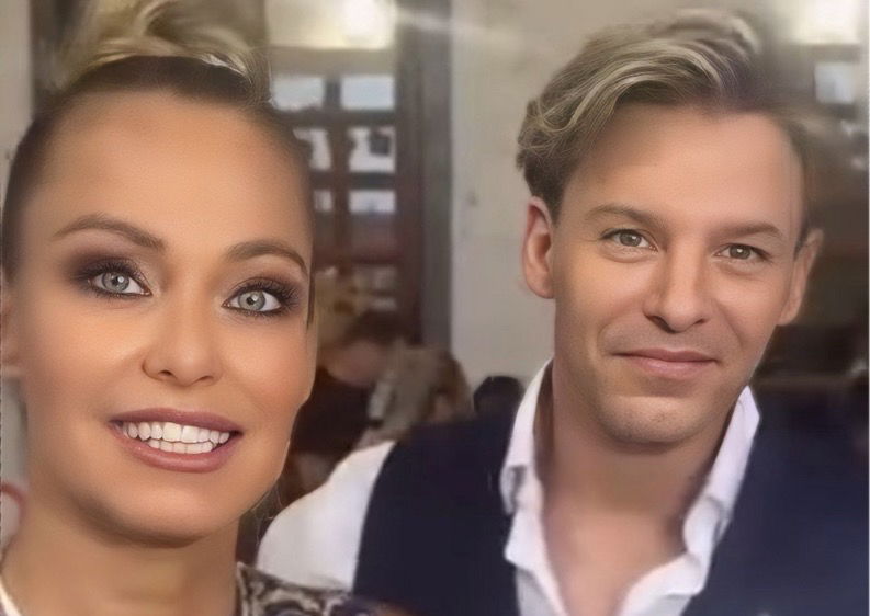 Ballando con le Stelle 19, chiedono a Sonia Bruganelli se il suo partner di ballo Carlo le piaccia come uomo: la sua risposta preview