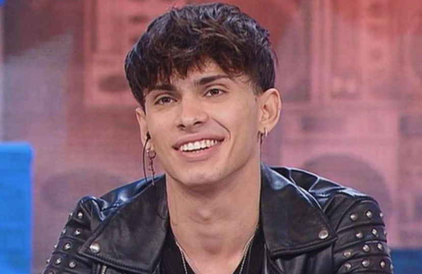 Amici 20, Deddy ha ritrovato l’amore (e la fidanzata non è del tutto sconosciuta al mondo dello spettacolo) preview