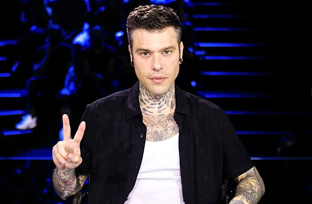 Fedez, l’ex concorrente di X Factor Dora Lee Marchi attacca: “Sono stata scartata da uno che non sa cantare”