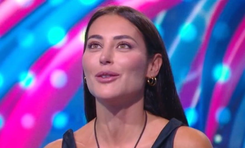 Grande Fratello, Mariavittoria Minghetti nel post puntata si schiera con Beatrice Luzzi e contro Shaila Gatta: “A me ste cose dei balli sexy non piacciono” preview