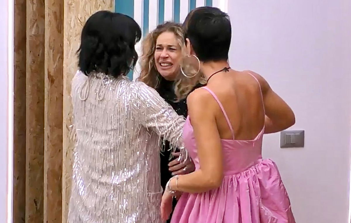 Grande Fratello, Eleonora Cecere rompe il silenzio dopo aver abbandonato improvvisamente la Casa e svela cosa c’è dietro la sua scelta article-post