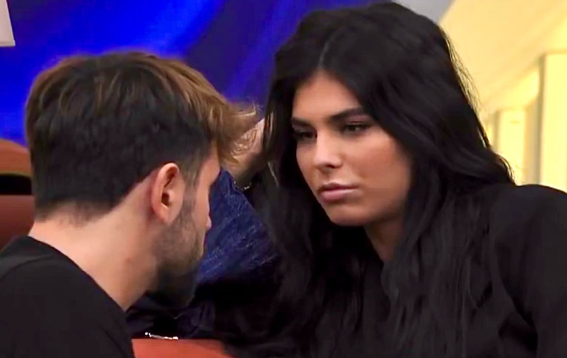 Grande Fratello, Federica Petagna confessa come mai ha baciato Alfonso D’Apice poi rivela: “Ecco cosa ho deciso di fare”