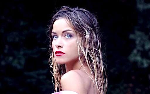 Amici, Alice Bellagamba è in dolce attesa: la foto col pancino preview