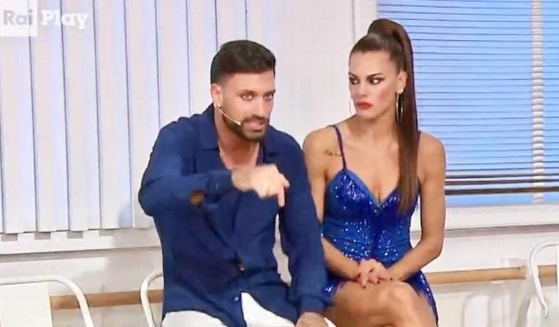 Ballando con le Stelle 19, spunta il video inedito di Giovanni Pernice che dietro le quinte si sfoga con la fidanzata Bianca Guaccero: “Bullismo, mi dispiace per te perché…”