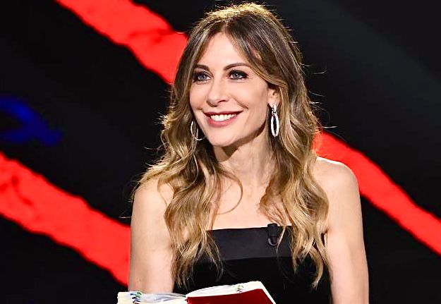 Belve, Francesca Fagnani svela come sceglie chi intervistare e confessa: “Partecipare a un reality? Mi diverte guardarli ma…” preview