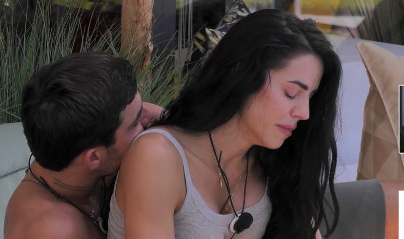 Grande Fratello, Shaila e Lorenzo contro (quasi tutti) gli altri inquilini: “C’è una falsità, senza parole per la mancanza di compassione” preview