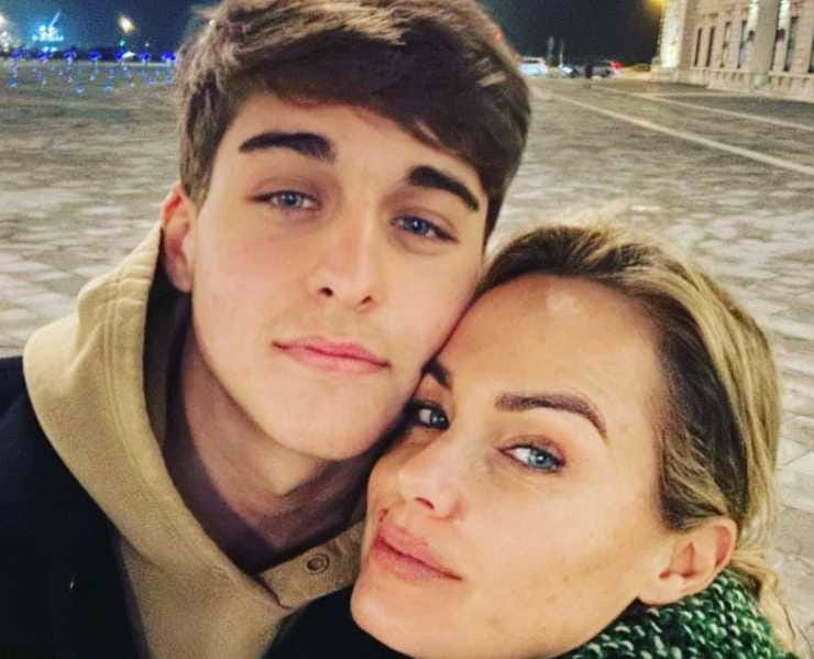 Davide Bonolis, flirt in corso tra il figlio di Sonia Bruganelli e una ballerina di Ballando con le Stelle 19? Lo scoop