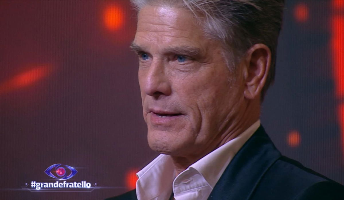 Grande Fratello, quattordicesima puntata: eliminato Clayton Norcross, le coppie vengono separate. I nominati sono… article-post