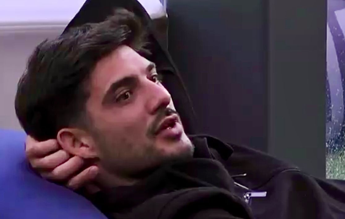 Lorenzo Spolverato bacchettato dal Grande Fratello: “In confessionale mi hanno cappottato totalmente e mi hanno detto che…” article-post