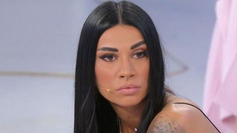 Uomini e Donne, Gaia Gigli replica alle critiche dopo l’intervento estetico al quale si è sottoposta: “Non so perché esista questa gente al mondo” preview