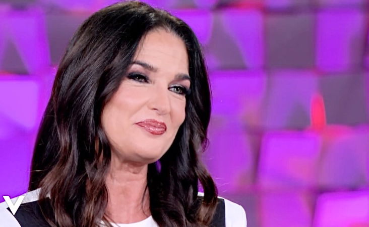 Isola, Alessia Merz racconta la molestia subita sul lavoro: “Ha abbassato il sedile e me lo sono trovato addosso” preview