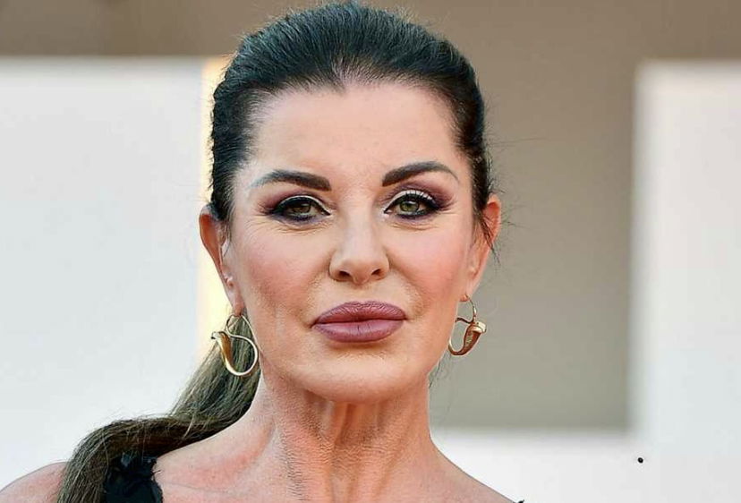 Alba Parietti denuncia un hater: “Mi scriveva insulti violenti, sessisti e umilianti. Ora ci incontreremo in tribunale” preview