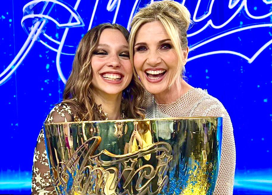 Sanremo 2025, Sarah Toscano sarà in gara tra i Big: la reazione di Lorella Cuccarini