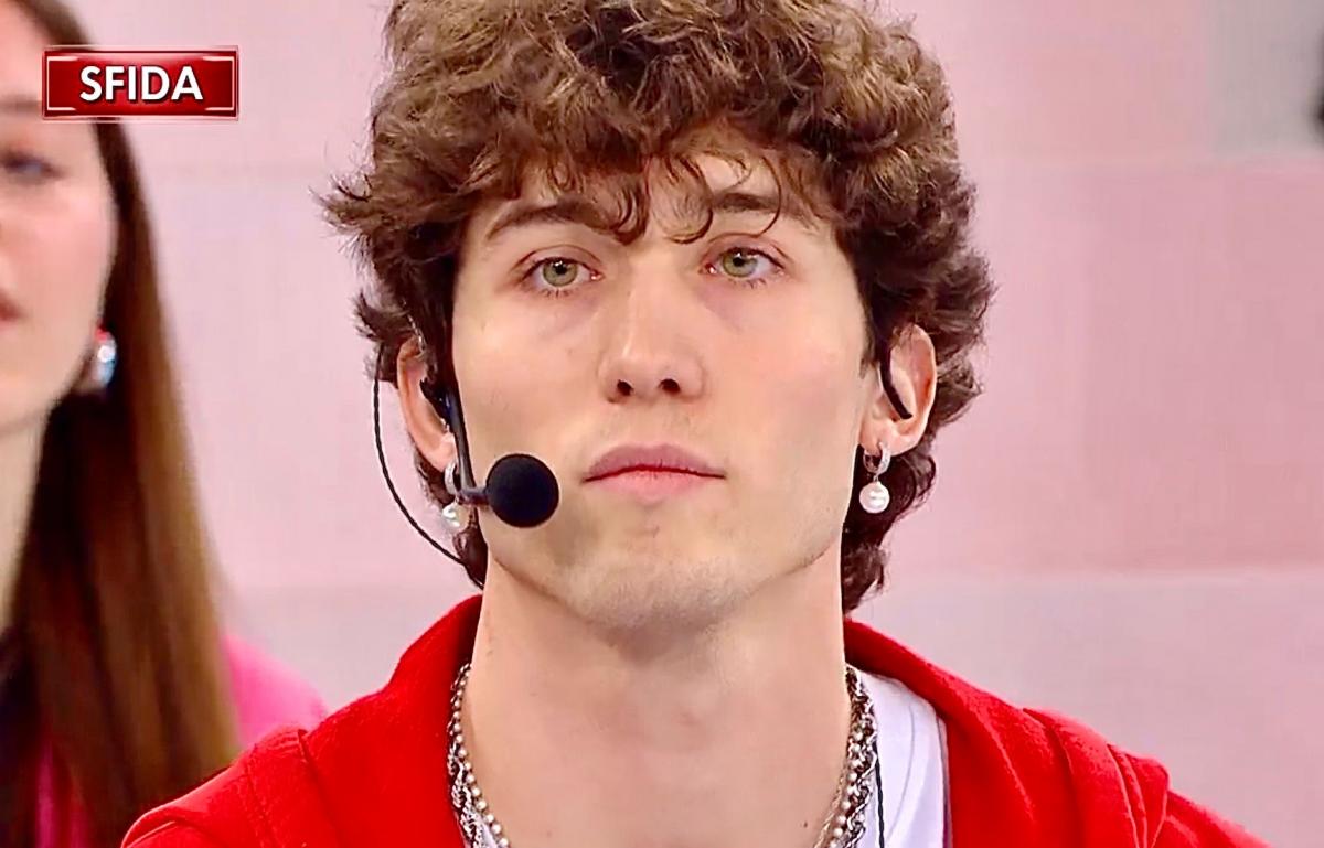 Amici 24, Diego Lazzari torna sui social dopo l’inaspettata eliminazione dal talent: la mossa che sa di frecciatina