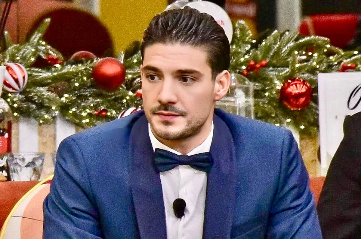 Grande Fratello, il ‘guru della moda’ esce allo scoperto e svela cosa sarebbe successo tra lui e Lorenzo: “Lui con me galante e malizioso, poi…” article-post