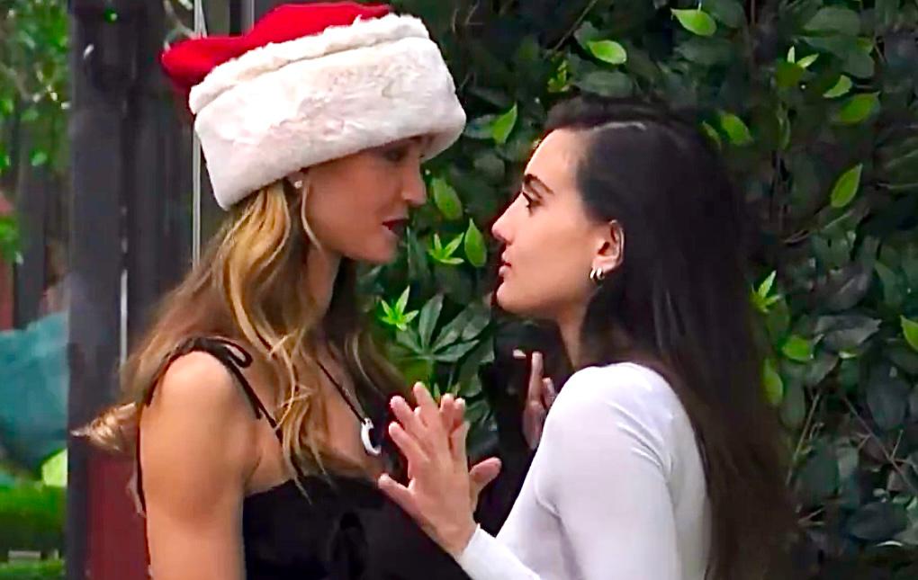 Grande Fratello, Helena spiega i suoi timori a Zeudi: “Tu sei stupenda però è una cosa nuova per me, non ho paura ma…” article-post