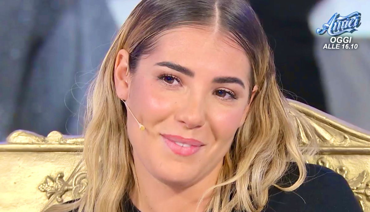 Uomini e Donne, Karina Cascella spezza una lancia a favore di Martina poi svela con quale corteggiatore la preferisce: “Insieme sono bellissimi!” article-post