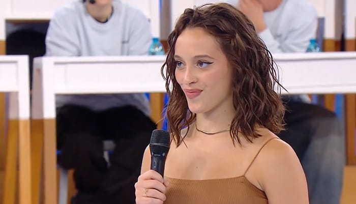 Rebecca Ferreri racconta come si svolge una giornata nella casetta di Amici 24 e chi è il più bravo a cucinare preview