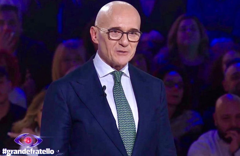 Grande Fratello, Alfonso Signorini (di nuovo) in calo: ecco gli ascolti della ventiduesima puntata preview