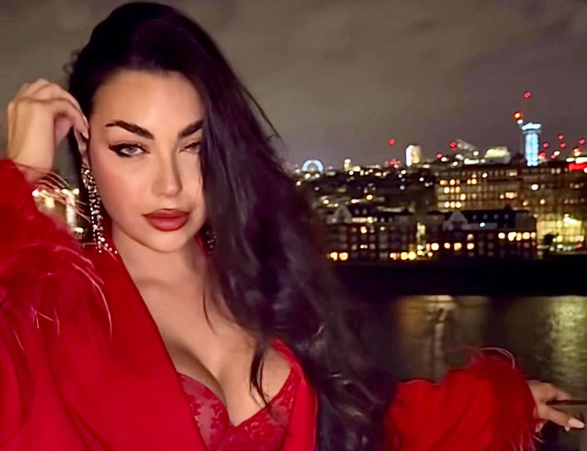 Jenny Guardiano criticata per aver festeggiato il Capodanno con gli amici a Londra: “Irrispettoso dopo il lutto di un genitore!”. La sua reazione preview