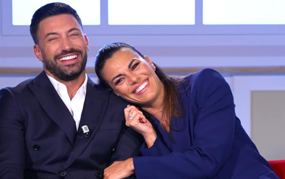 Bianca Guaccero svela quando è scattato il primo bacio con Giovanni Pernice e confida: “Lui si trasferirà a Roma da me”