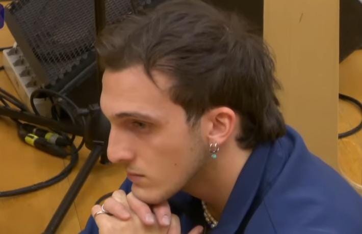 Amici 24, Ilan deve lasciare la scuola. La maestra Anna Pettinelli: “Per onestà, lo devo fare!” preview