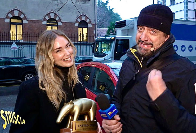 Striscia la Notizia, Tapiro d’Oro a Chiara Ferragni perché Fedez a Sanremo 2025 canterà ‘Bella str*nza’: la reazione dell’influencer preview