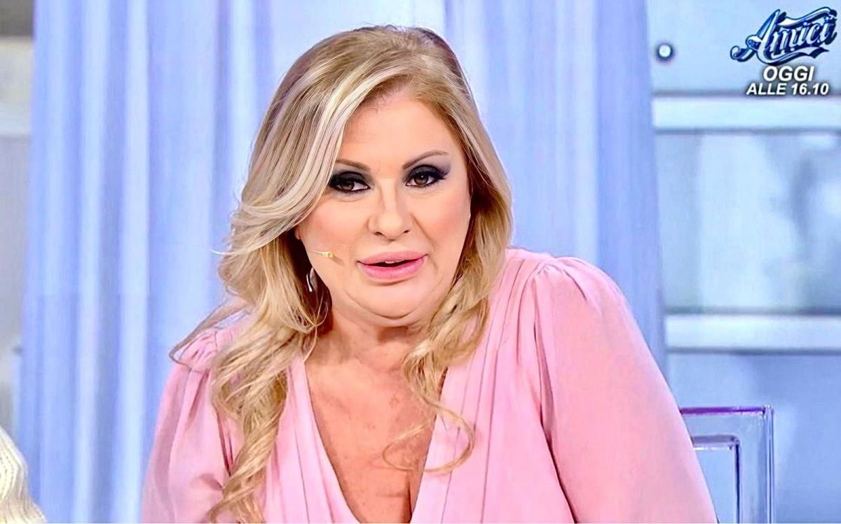Uomini e Donne, Tina Cipollari: “Spesso in trasmissione posso sembrare crudele nei confronti dei partecipanti ma…” article-post