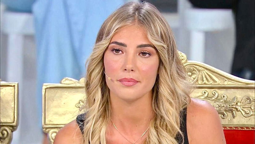 Uomini e Donne, una mossa social della mamma di Martina De Ioannon spoilera la scelta? preview