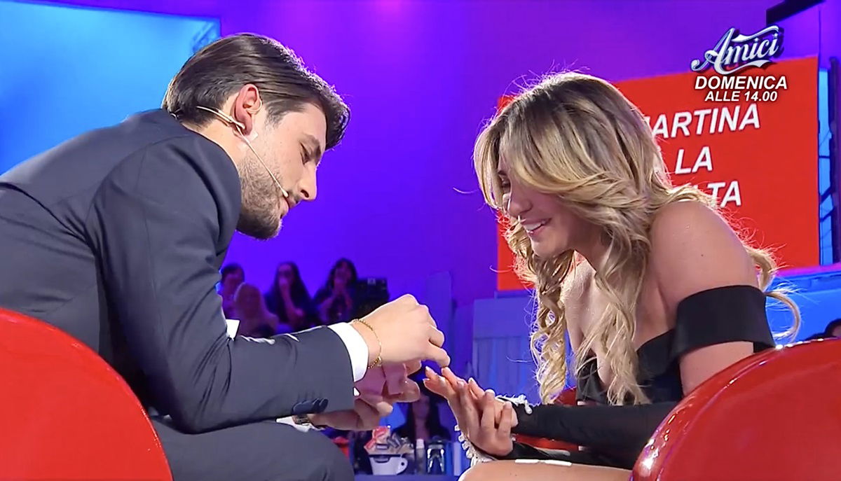 Uomini e Donne: l’opinione di Chia sulla scelta di Martina De Ioannon (24/01/25) article-post