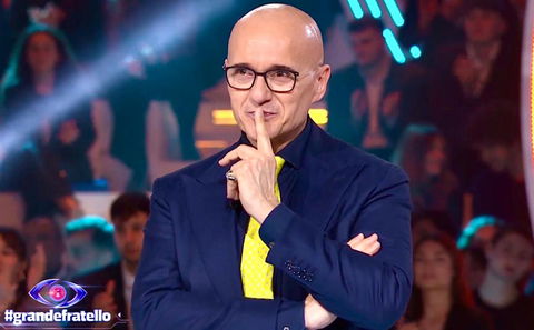 Caso Signorini, parla l’avvocato del conduttore: “Alfonso è fiducioso di poter ristabilire la verità dei fatti, ci sono elementi nuovi e sorprendenti” preview