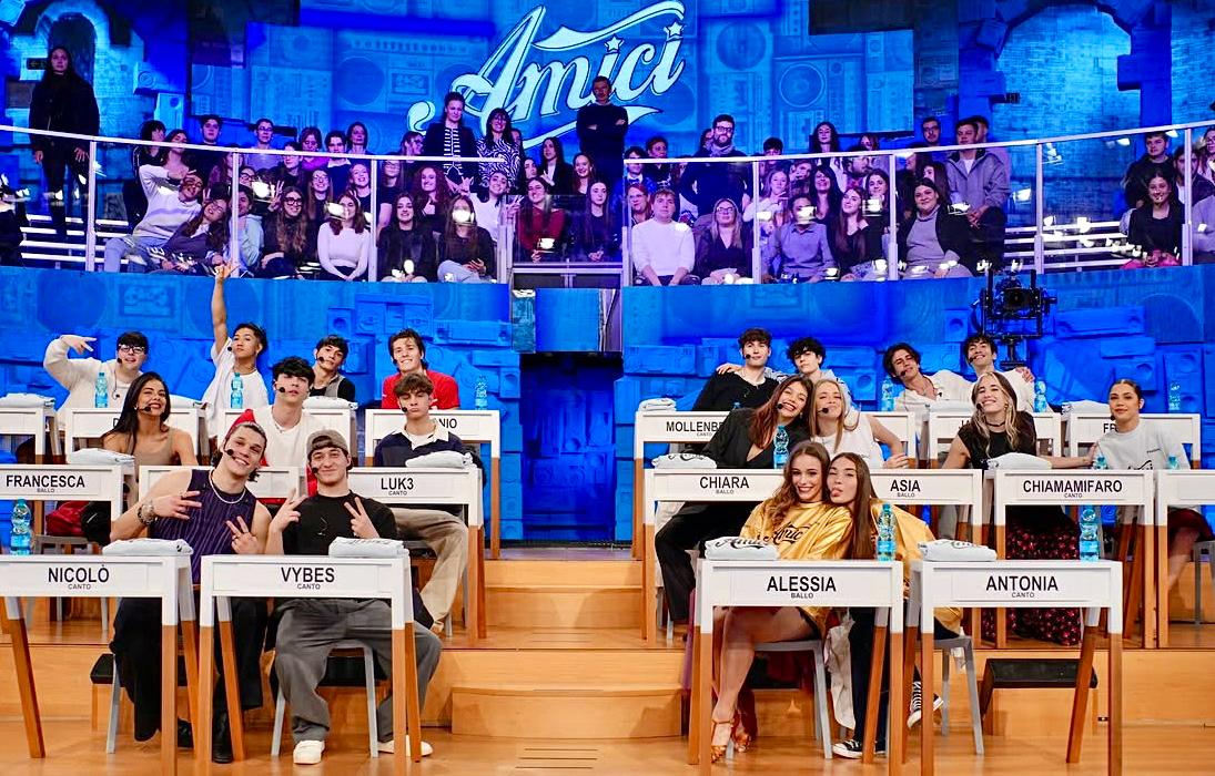 Amici 24, ecco qual è (a sorpresa) l’album più venduto dei cantanti dell’ultima edizione article-post