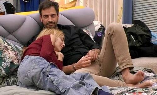 Grande Fratello, Stefania Orlando confessa: “lo e Iago ci siamo dati un bacio, ma…” article-post