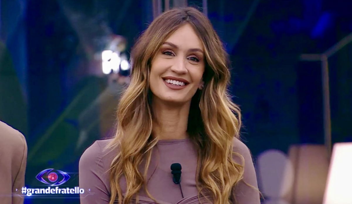 Grande Fratello, la frase di Helena in diretta fa infuriare il web: cosa ha detto (Video) article-post