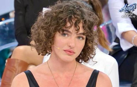 Uomini e Donne, l’ex tronista Chiara Pompei si è fidanzata con un discusso ex corteggiatore: ecco chi preview