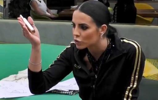 Grande Fratello, Shaila Gatta senza freni nella notte: “Mafiosi, corrotti” article-post