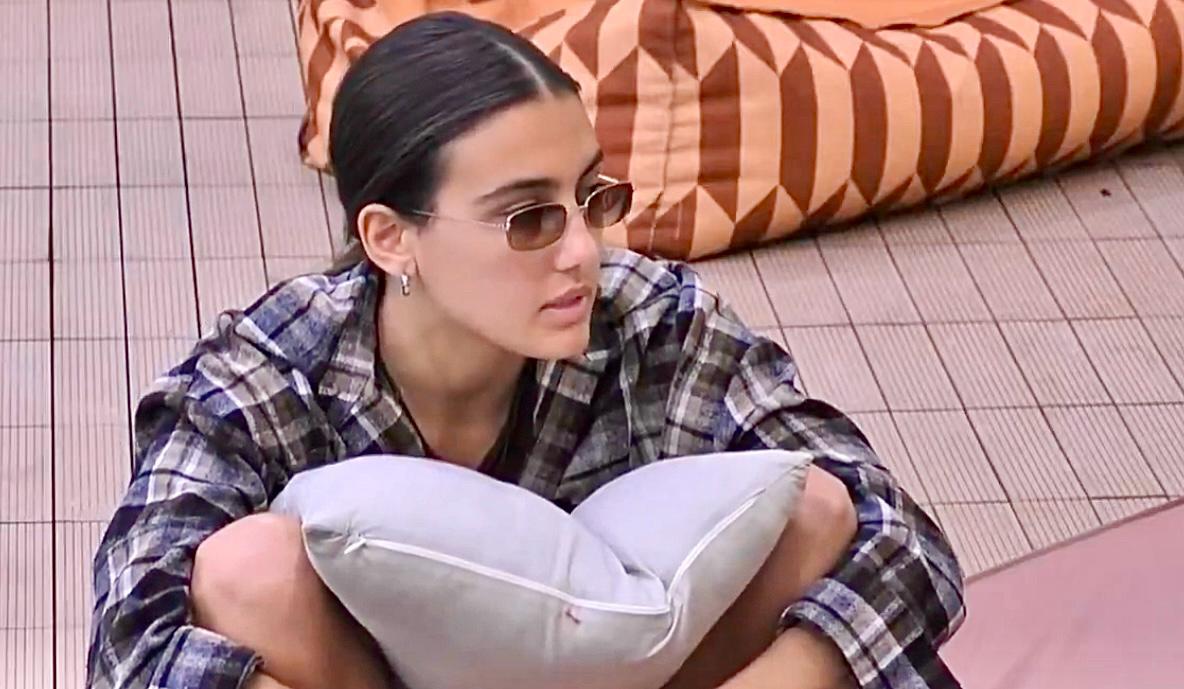 Grande Fratello, Zeudi fa outing a un’inquilina: “Mi ha detto che ha interesse anche nei confronti delle donne” article-post