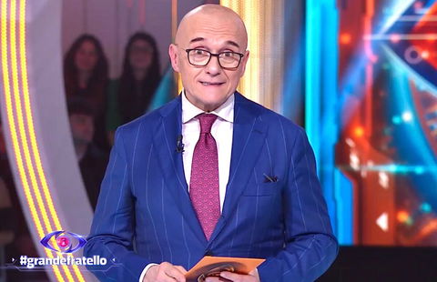 Terremoto su Alfonso Signorini: le pesanti accuse di Fabrizio Corona, le testimonianze di alcuni volti noti ed il Gf Vip 2026 a rischio preview