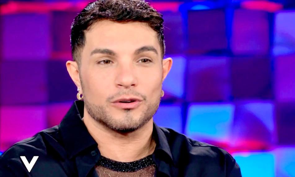 Marco Carta parla del periodo buio che ha inciso negativamente sulla sua carriera: “Mi volevo addormentare e svegliare nel 2030” article-post