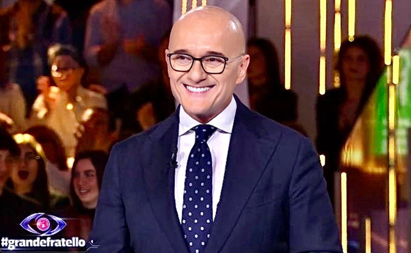 Grande Fratello, Alfonso Signorini svela chi era il suo concorrente preferito (e se sapeva che Shaila avrebbe lasciato Lorenzo durante la finale) article-post