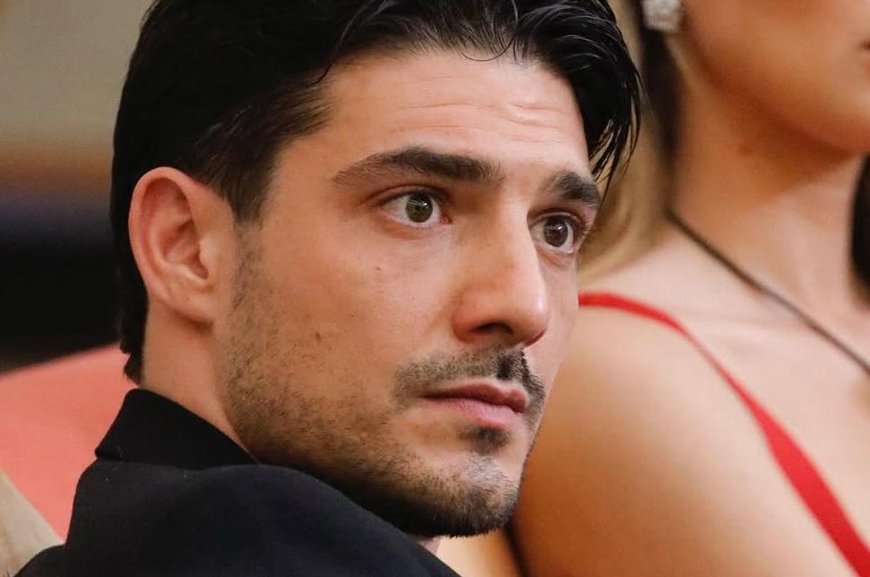 Grande Fratello, Lorenzo Spolverato torna sui social dopo la rottura con Shaila: “Giorni difficili” article-post