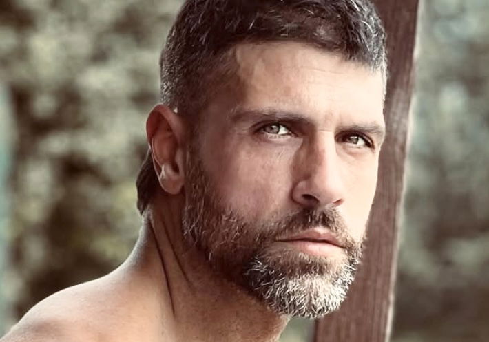 Isola, Gilles Rocca: “Proposte indecenti dagli uomini, assegni staccati nei bagni delle discoteche” article-post