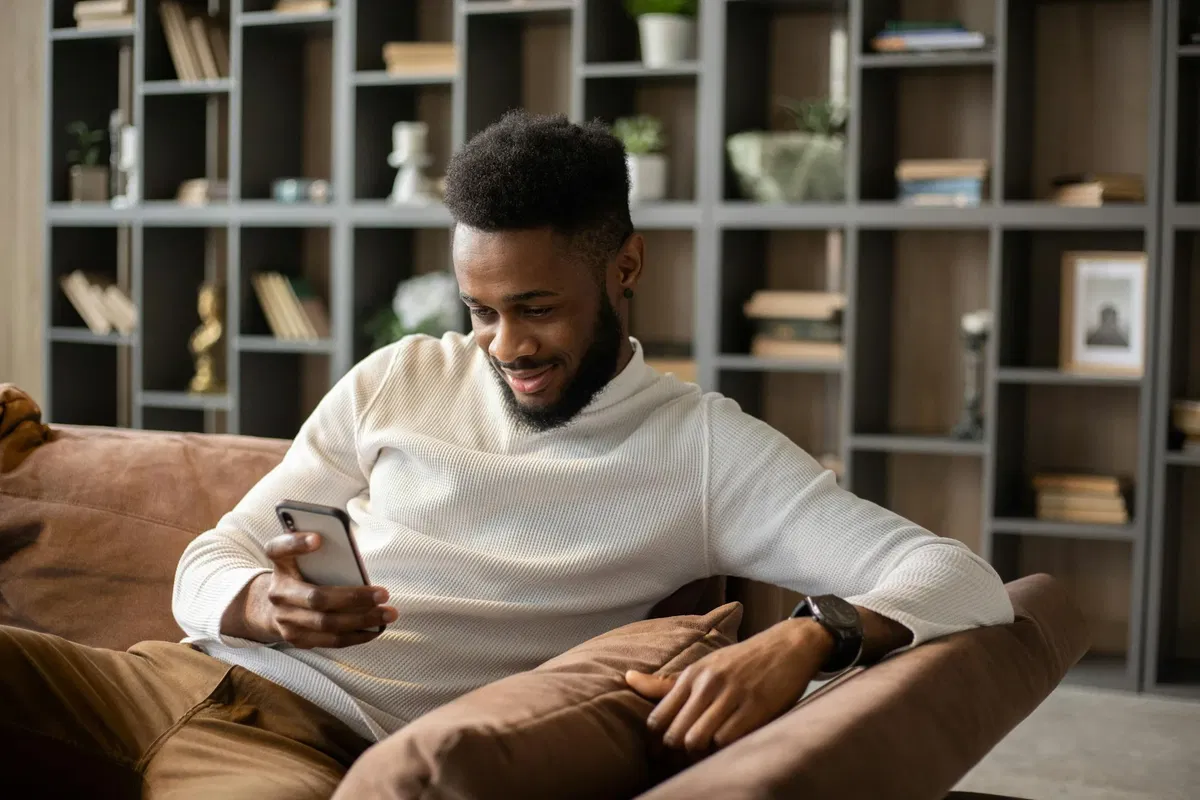Cosa fanno le persone sul loro cellulare mentre guardano la tv? article-post